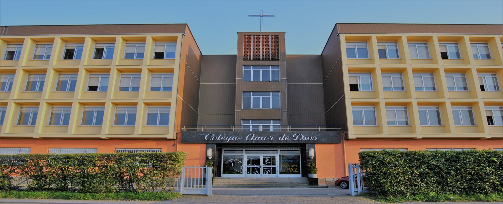Puerta del Colegio Amor de Dios Vigo